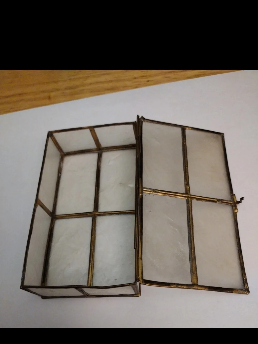 VTG Mid Century Capiz Shell  Brass Lidded Hinge Jewelry Trinket Pill Stash Box